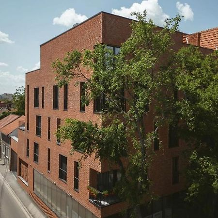 26Bricks Luxury Suites Oradea Dış mekan fotoğraf