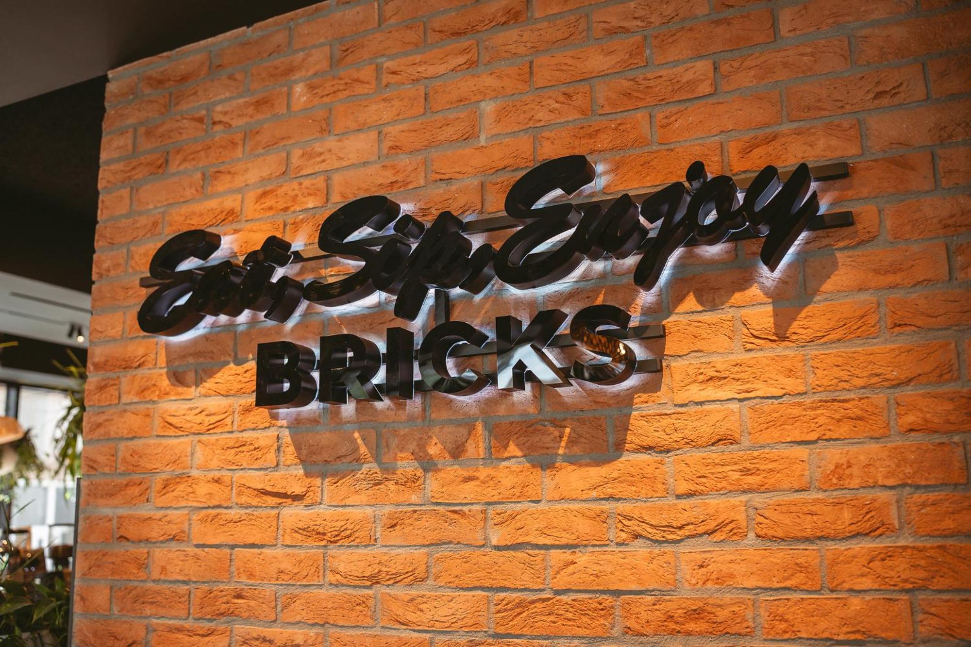 26Bricks Luxury Suites Oradea Dış mekan fotoğraf